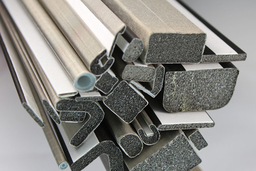 Joint EMI/CEM en mousse FOF (Fabric Over Foam)